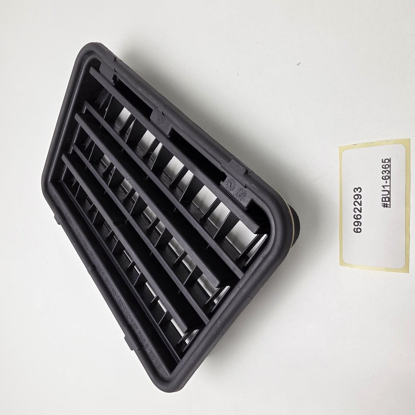 2007-2013 BMW 328i Trunk Boot Breather Air Vent Flap 6962293