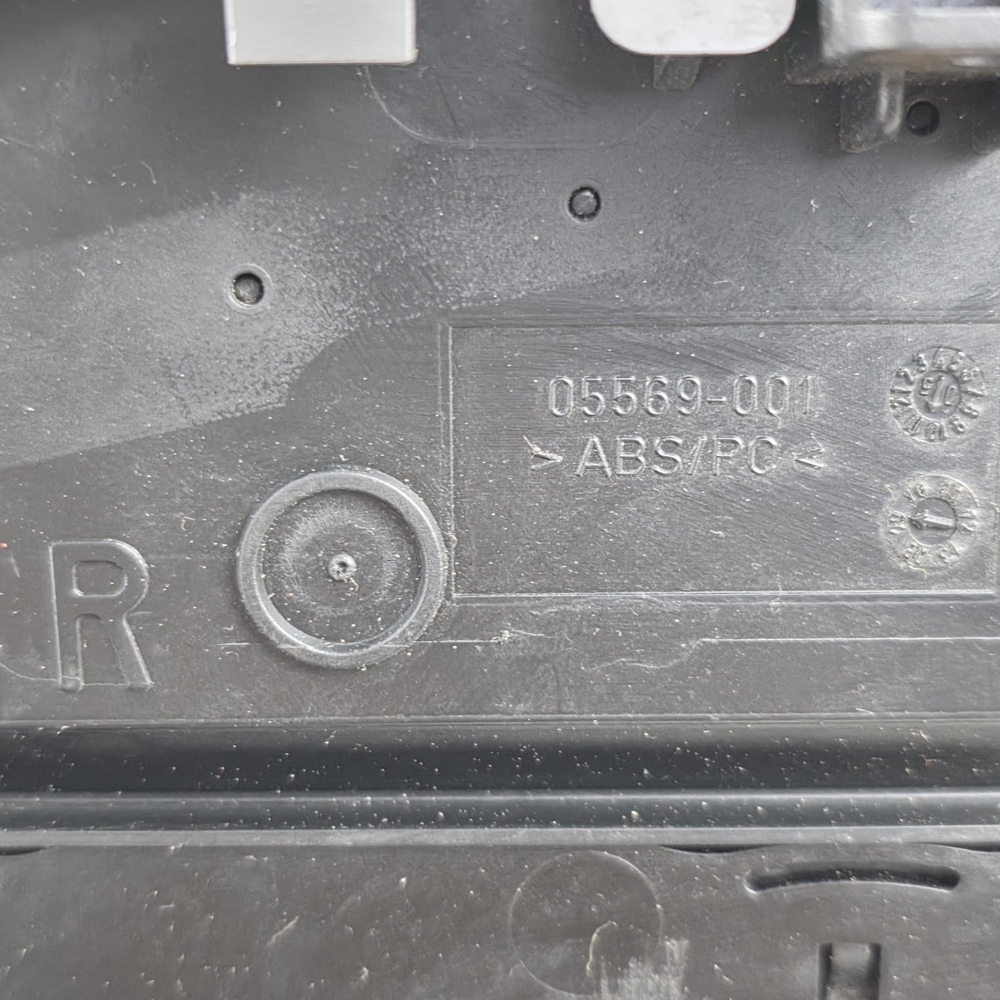 2005-2013 Mercedes-Benz S-Class W221 Center Air Vent A2218300954