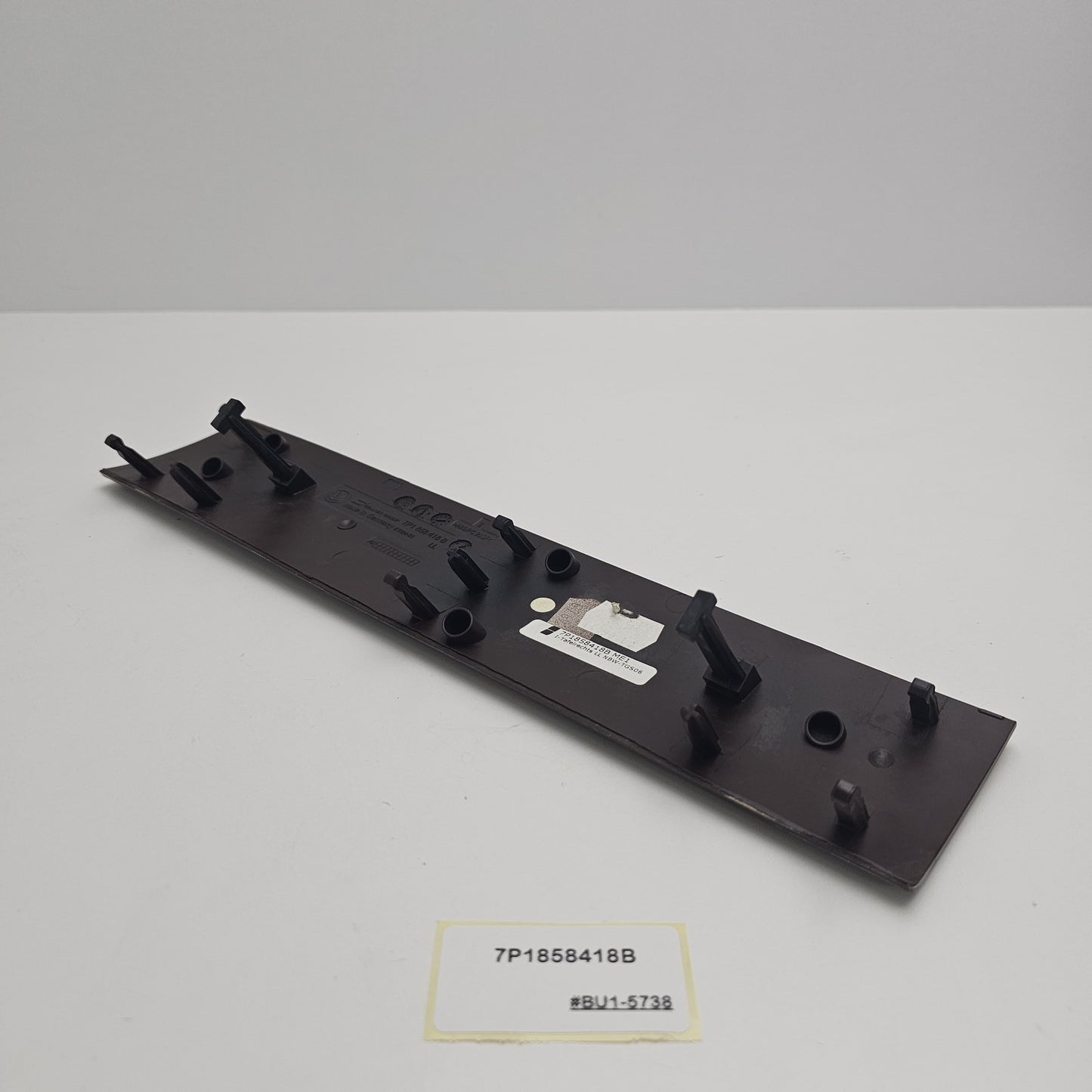 2011-2018 Volkswagen Touareg Dashboard Trim 7P1858418B