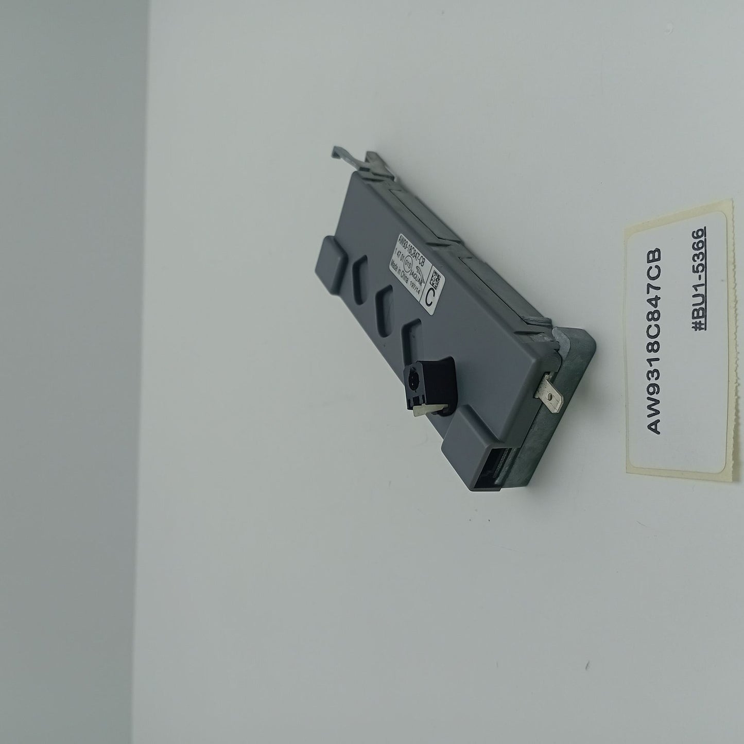 2010-2015 Jaguar XJL Antenna Amplifier Receiver AW9318C847CB