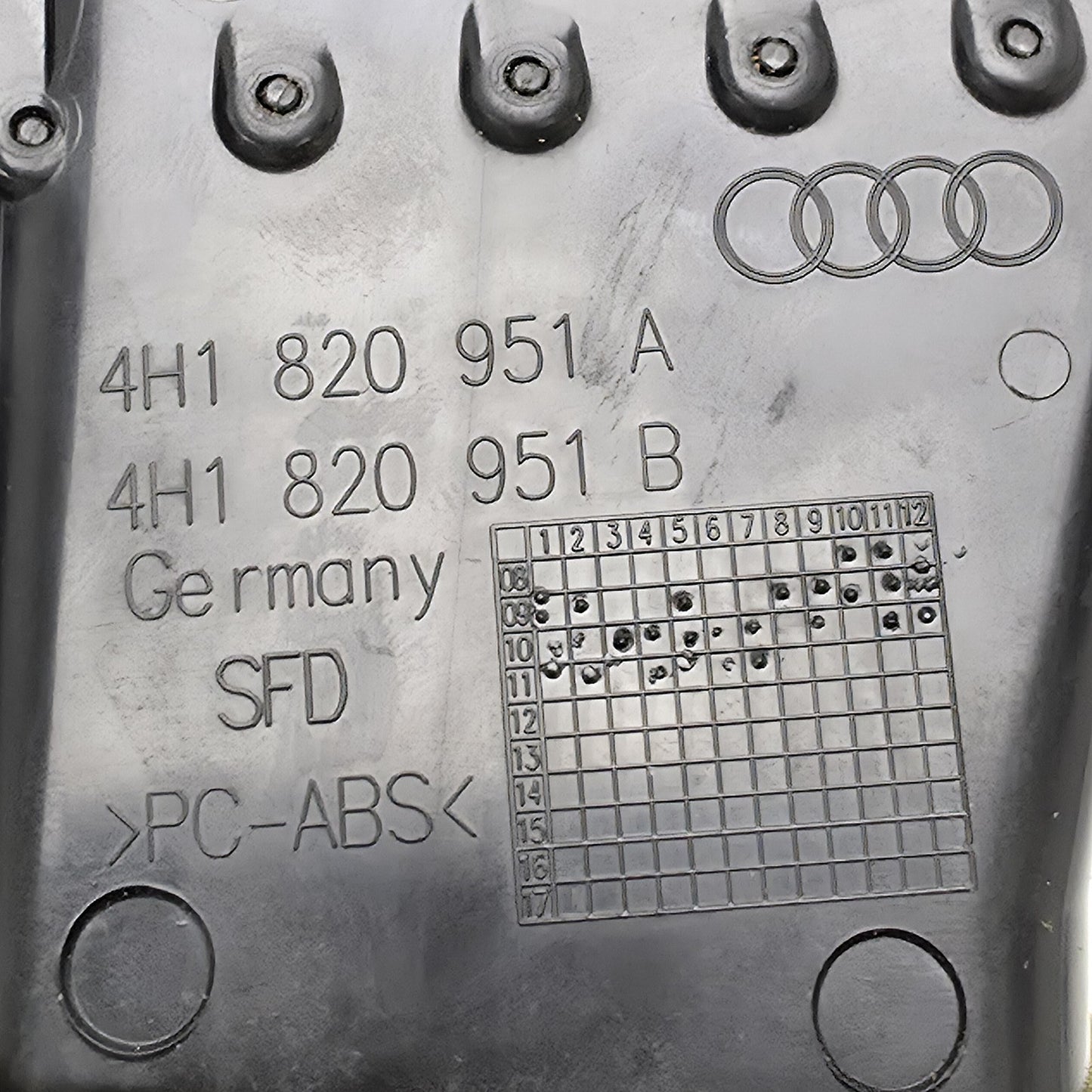 2011-2017 Audi S8 Left Center Dash Air Vent 4H1820951A