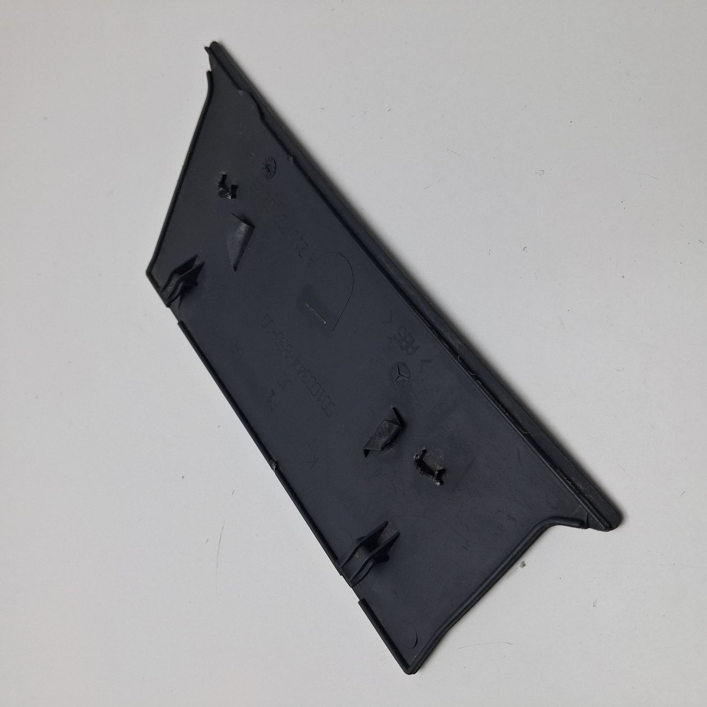 2006-2009 Mercedes-Benz E350 Front Right Door Armrest Cover Trim A2117270228