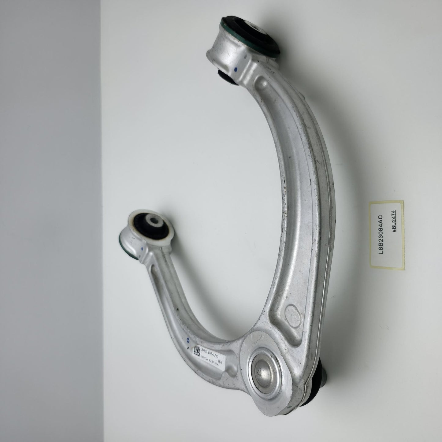 2020-2023 LAND ROVER DEFENDER Control Arm Front Axle Right Upper L8B23084AC