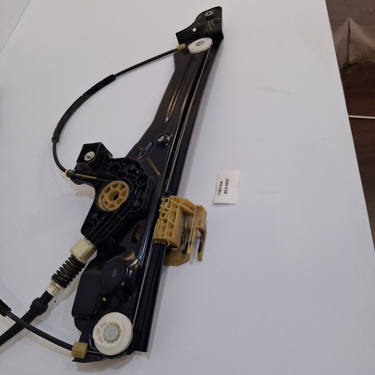 2009-2015 BMW F01 Front Window Regulator 71821059