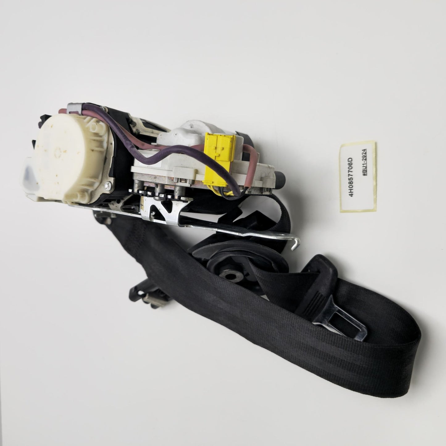 2011-2018 Audi A8 FRONT RIGHT SEATBELT 4H0857706D