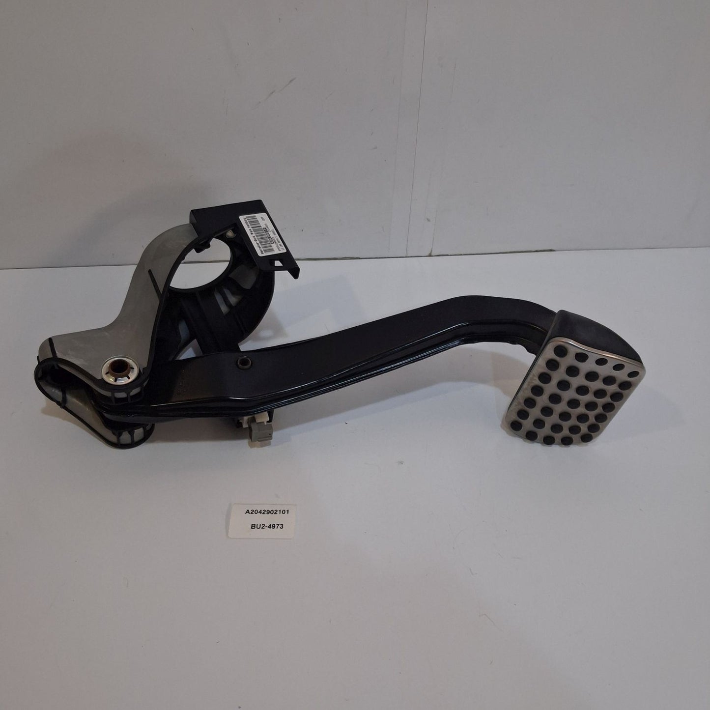 2008-2011 Mercedes-Benz C300 Brake Pedal Assembly A2042902101