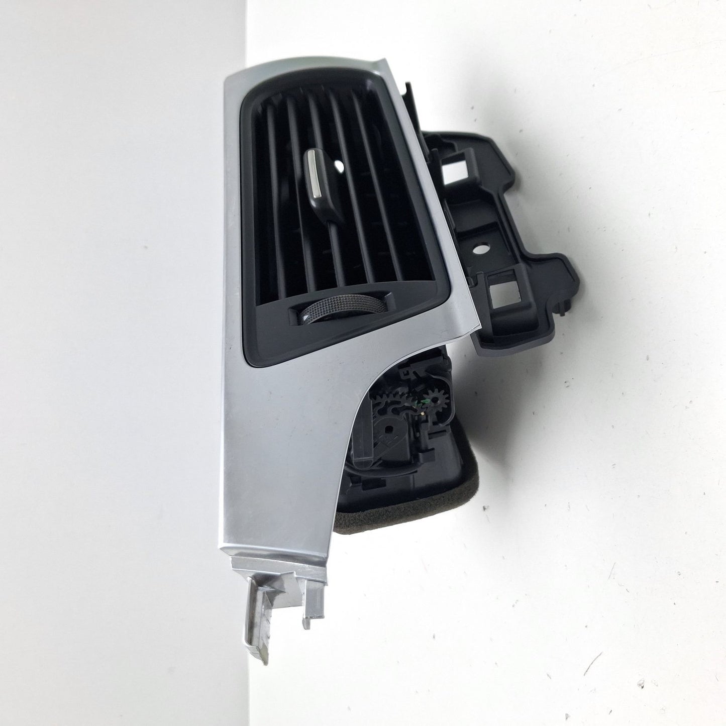 2012-2017 Audi A6 Front Left Dashboard Vent 9025700L Used