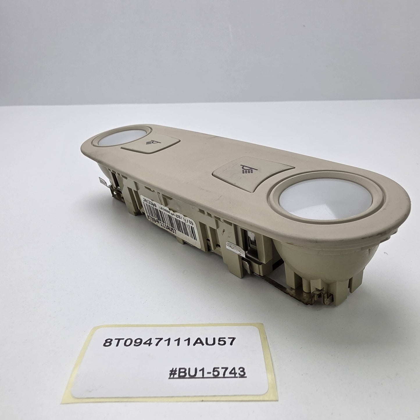 2010-2016 Audi Q5 Rear Dome Light Assembly 8T0947111AU57
