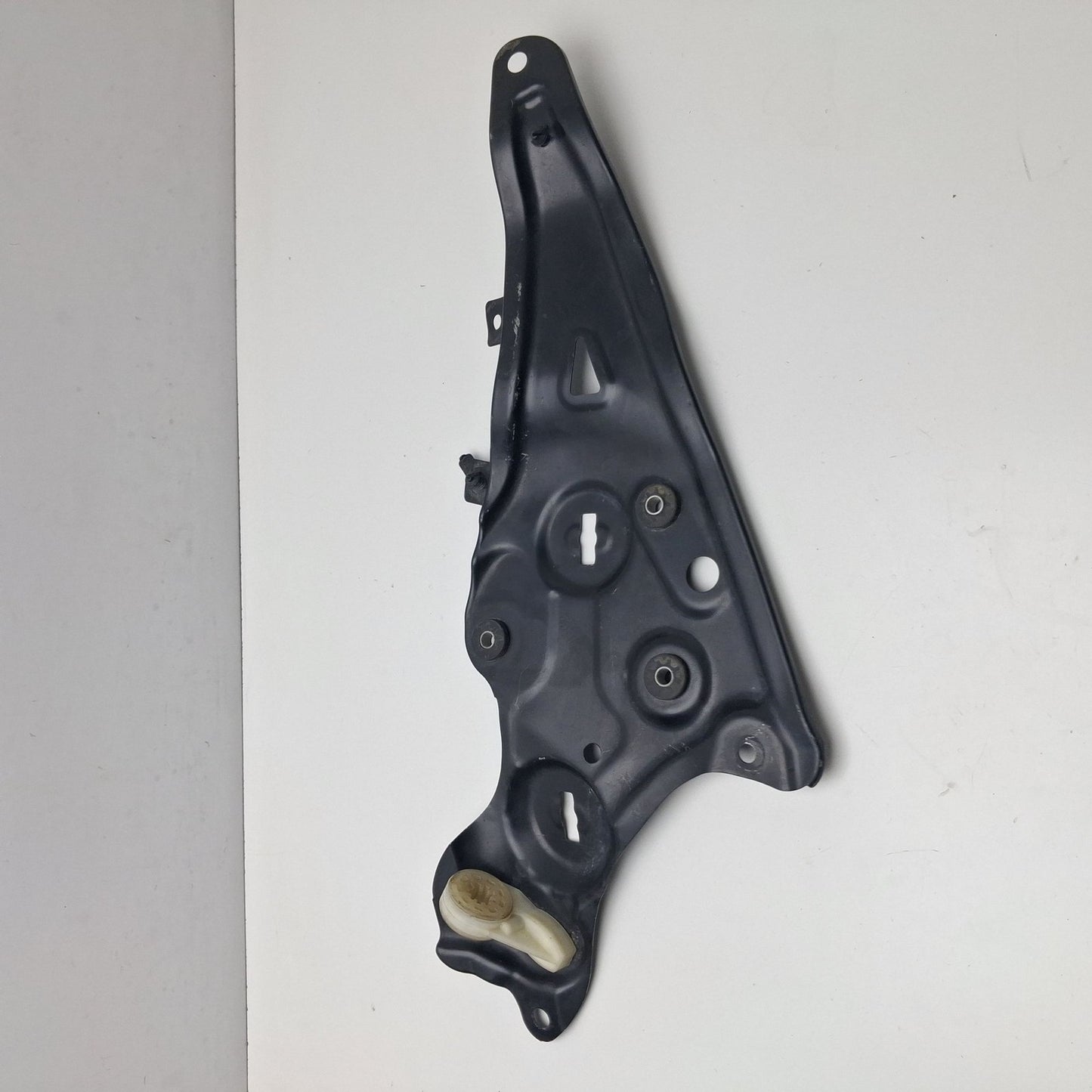 2013-2019 BMW 640i Mounting Bracket Right 51717294328
