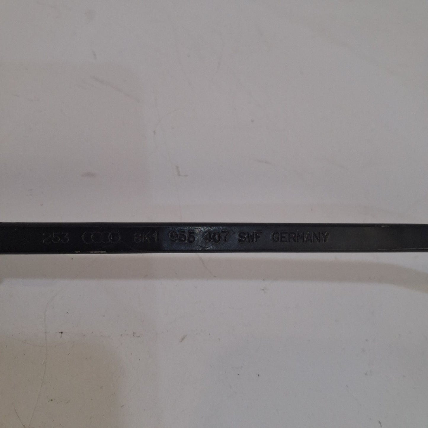 2009-2017 Audi SQ5 Front Left Windshield Wiper Arm 8R1955407