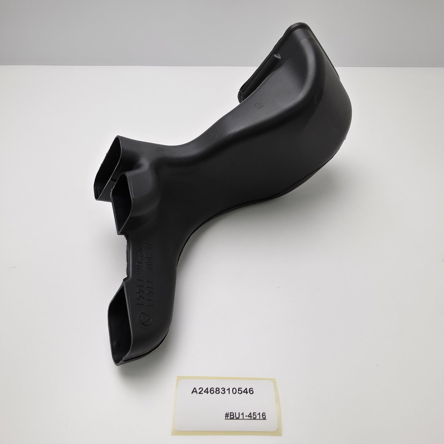 2014-2020 Mercedes-Benz GLA FRONT RIGHT LEGROOM AIR DUCT LHD A2468310546