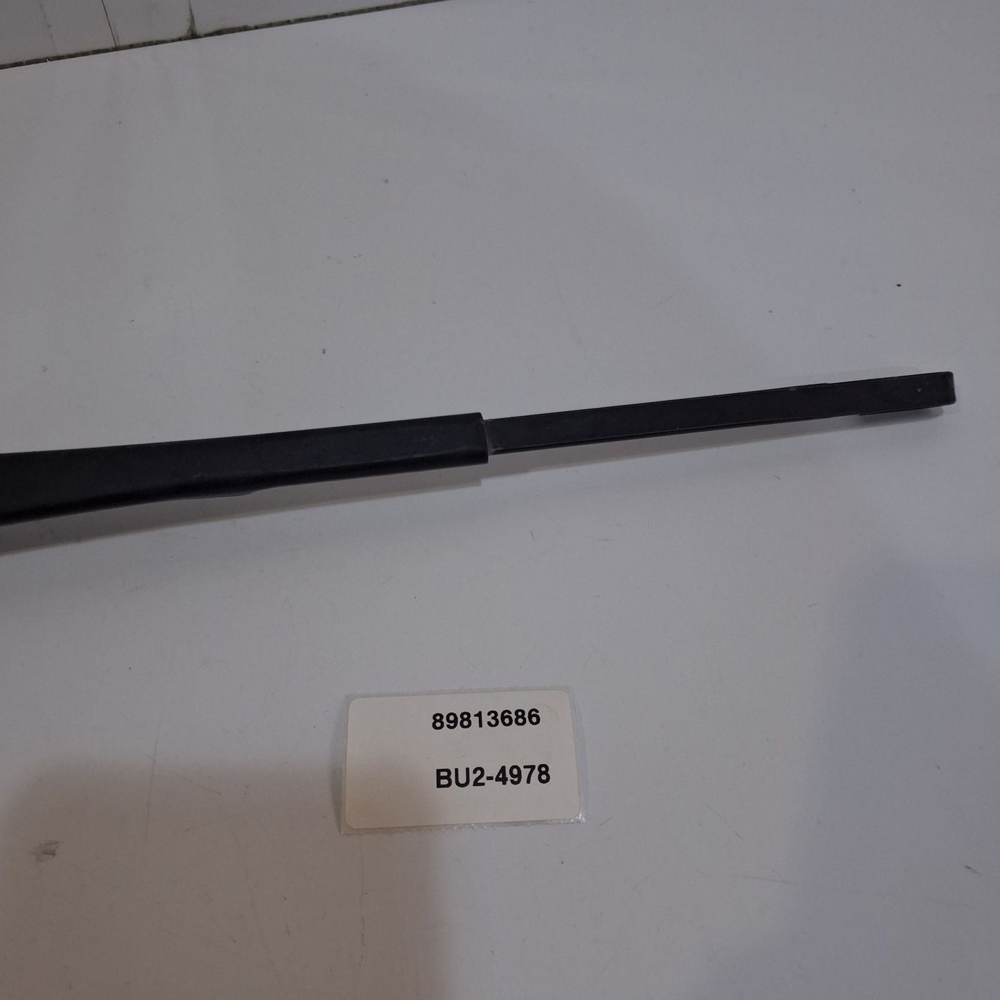 2007-2016 Land Rover LR3 Front Wiper Blade Arm 89813686