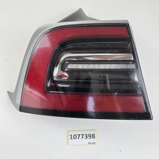 2017-2022 Tesla Model 3 Rear Tail Light Assembly Right/Passenger Side 1077398