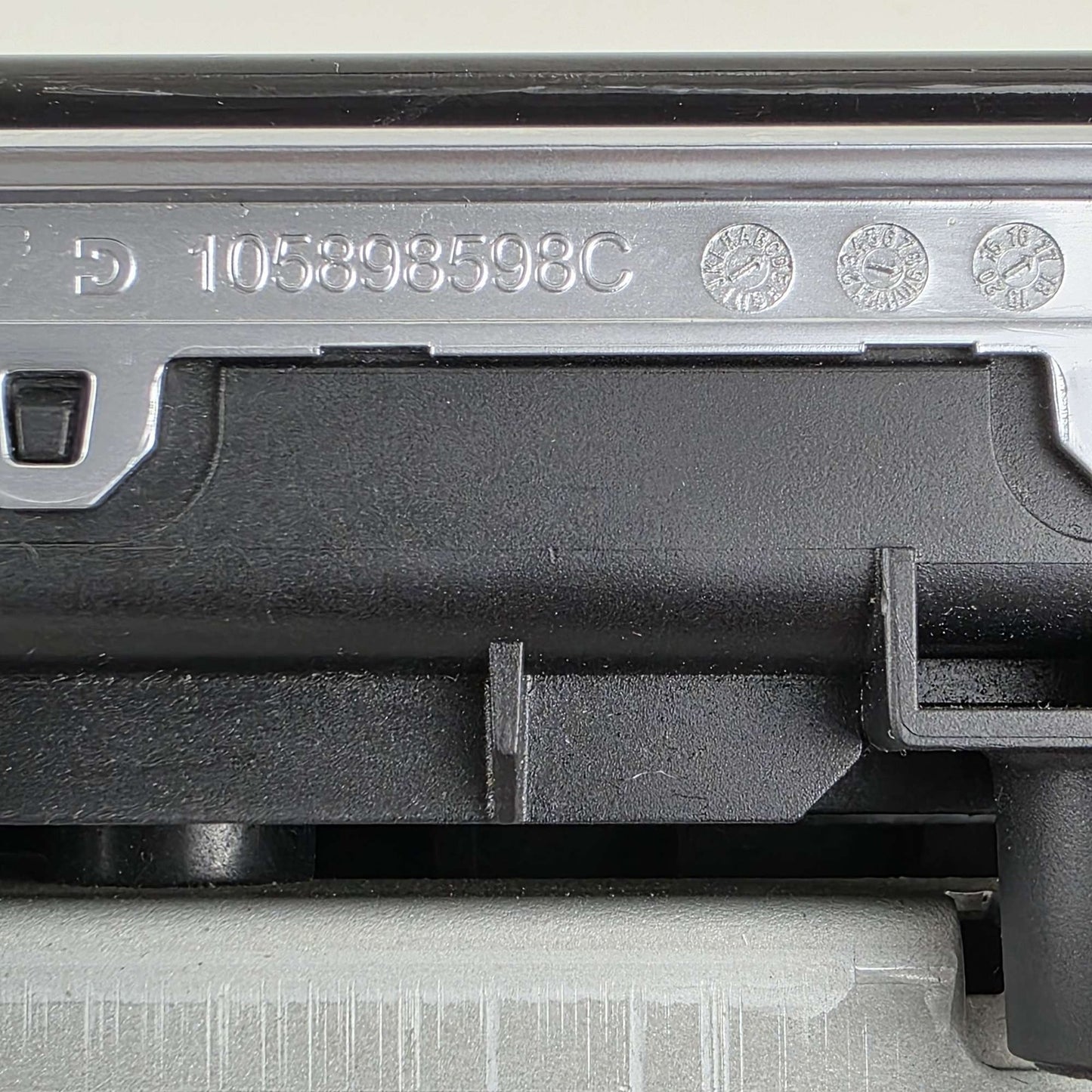 2018-2020 Range Rover Velar FRONT CENTER DASH DISPLAY SCREEN J8A219C279AF