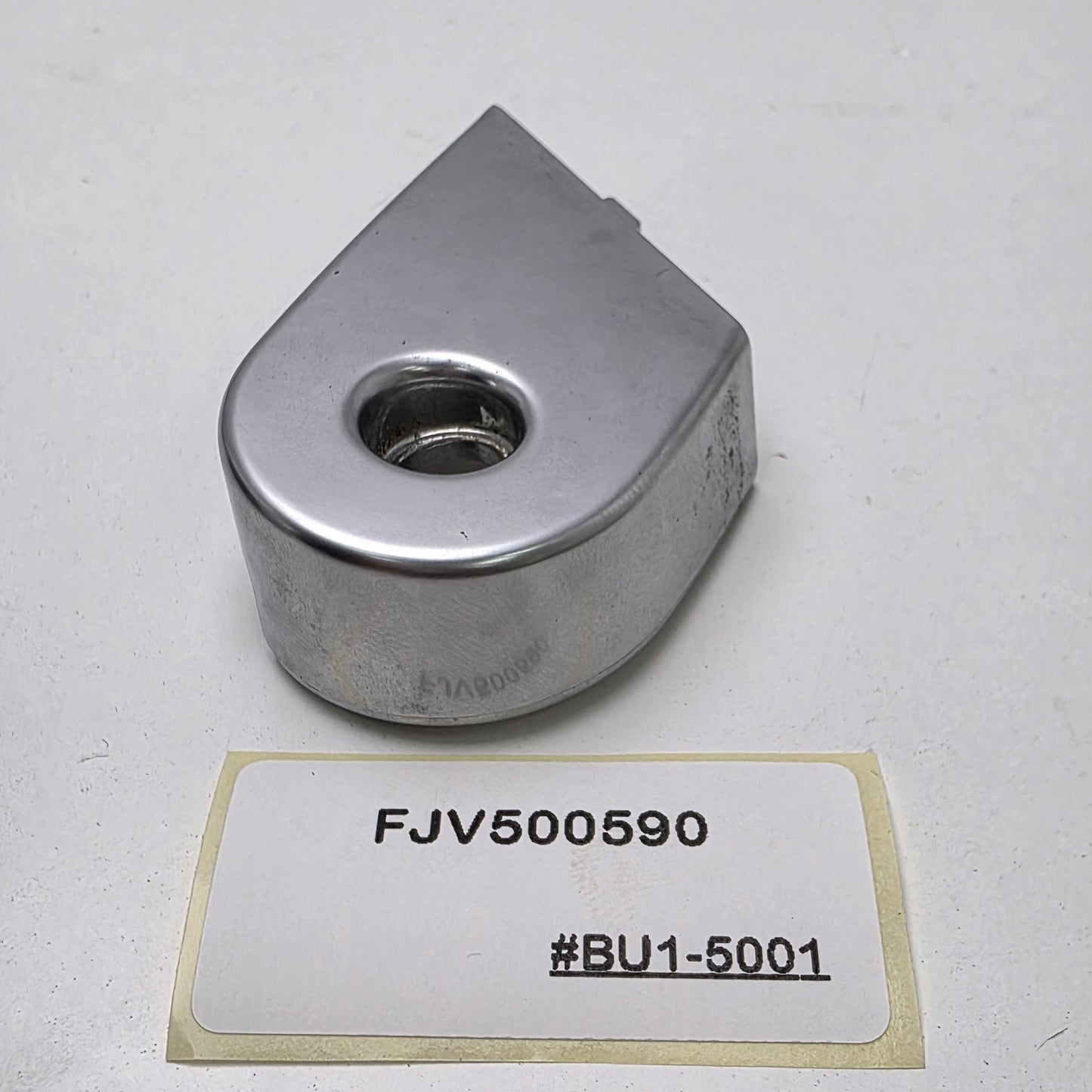 2002-2012 Land Rover Range Rover L322 Console-Lid Hinge FJV500590