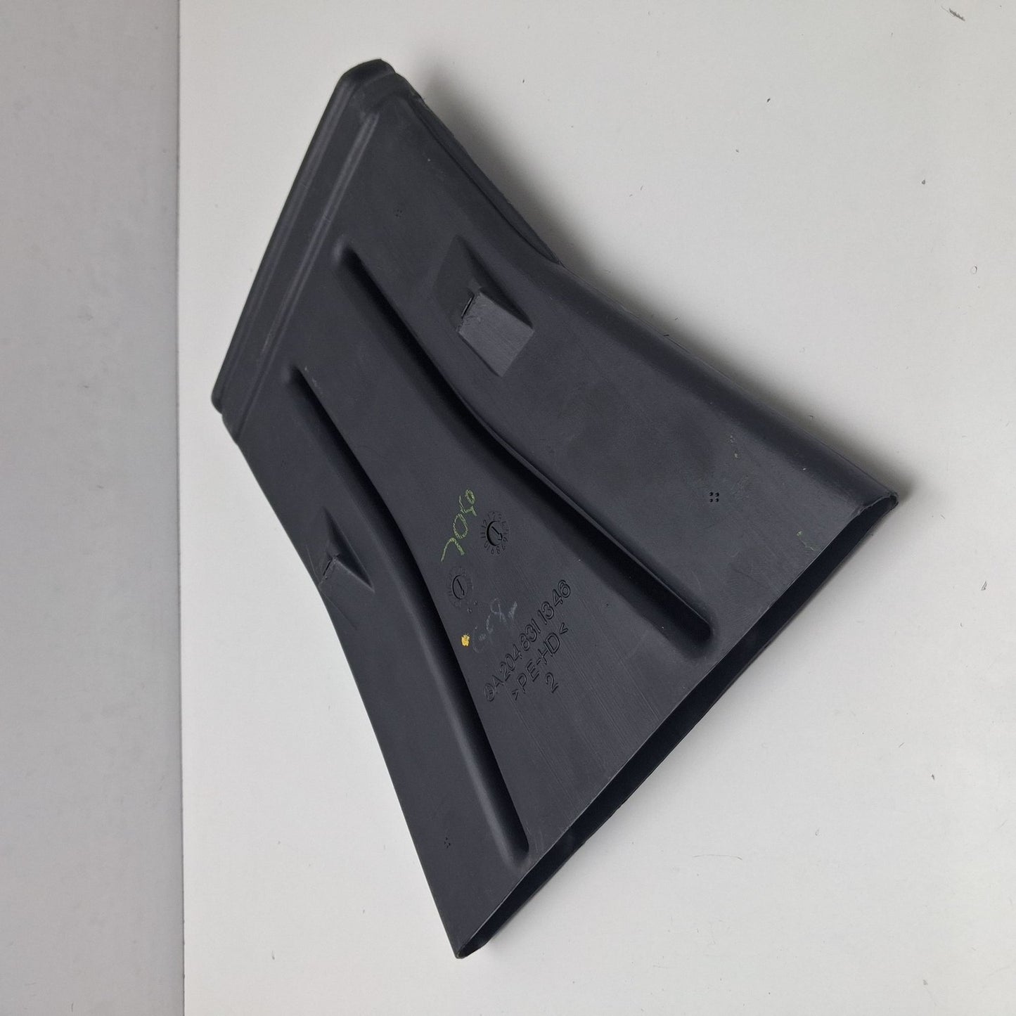 2008-2011 Mercedes-Benz W204 Instrument Panel Air Duct A2048311346