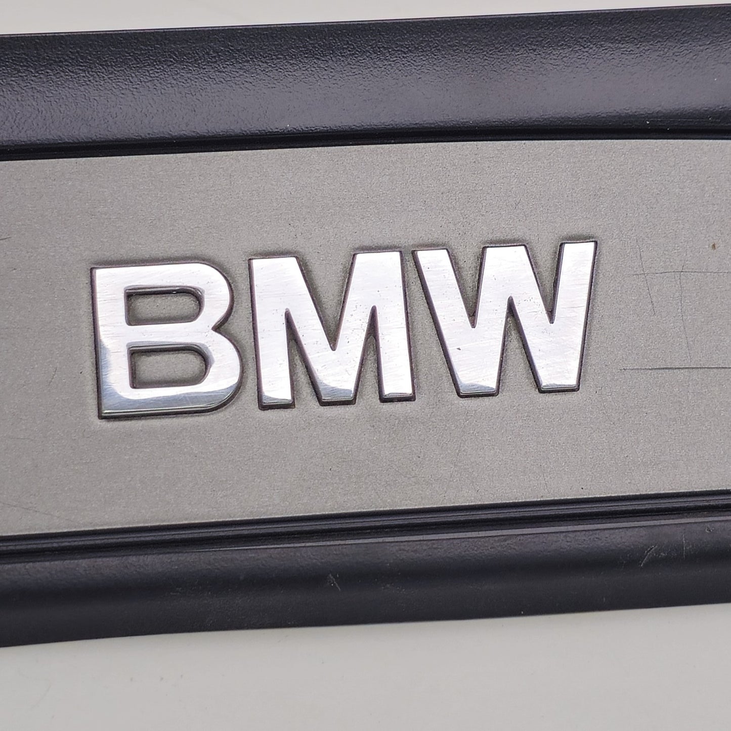 2004-2010 BMW 5 FRONT LEFT DOOR SILL TRIM 7034303