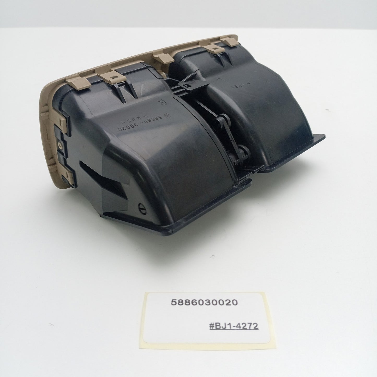 1998-2005 Lexus GS 400 Console Air Vent 5886030020