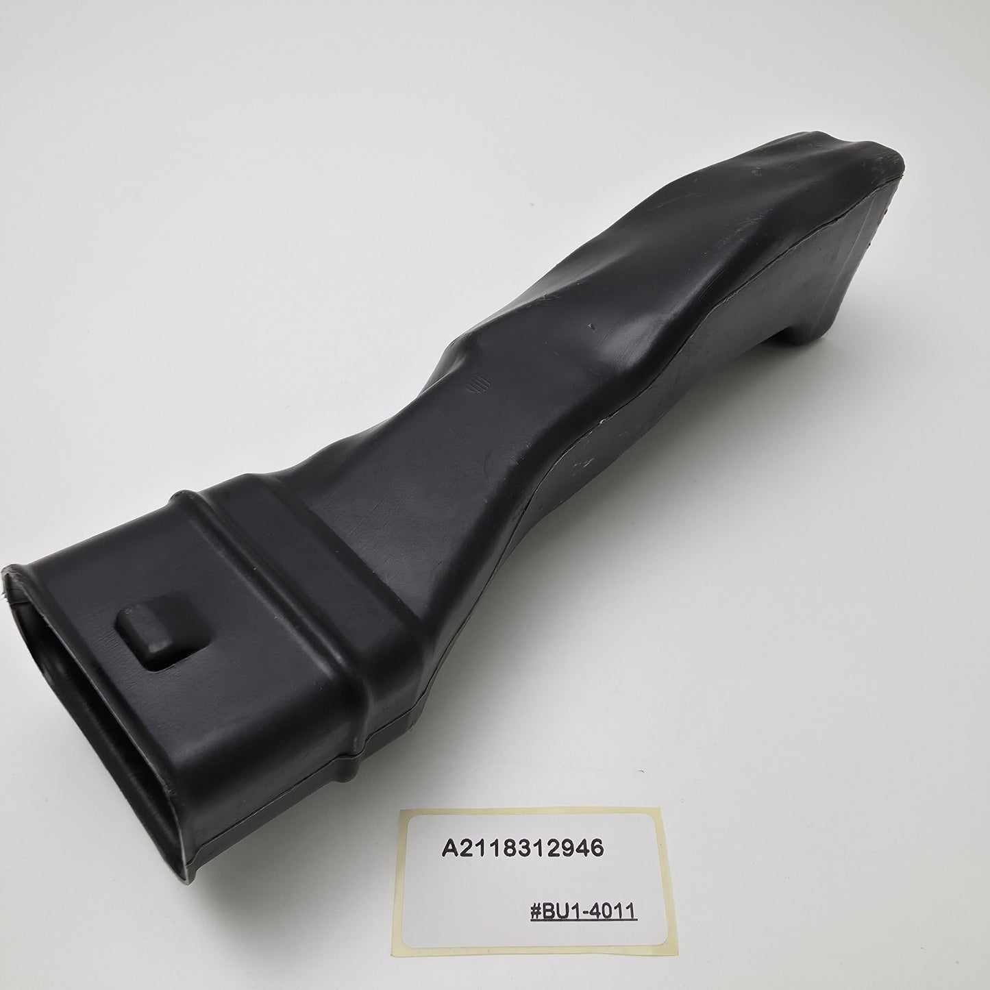 2003-2009 Mercedes-Benz W211 Air duct to center c A2118312946