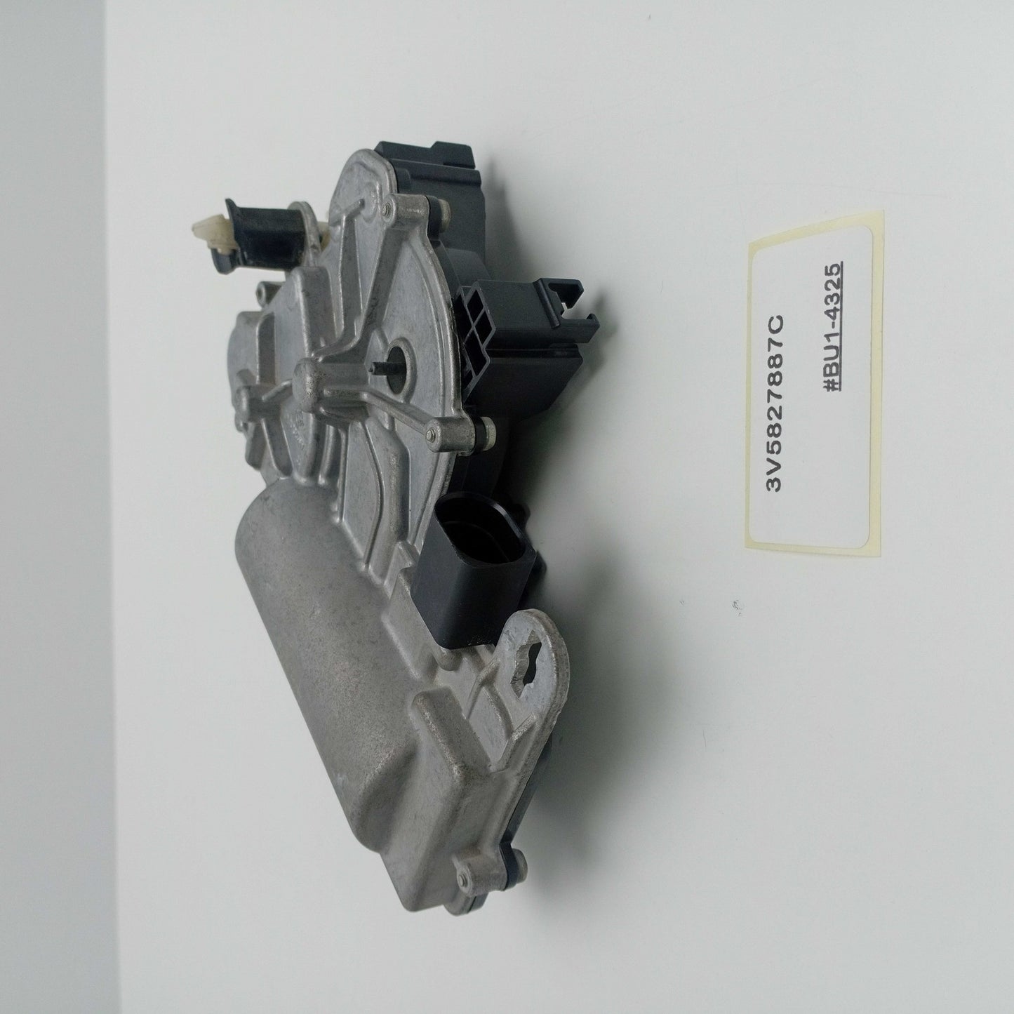 2019-2020 Audi Q8 Tailgate Pull Down Motor 3V5827887C
