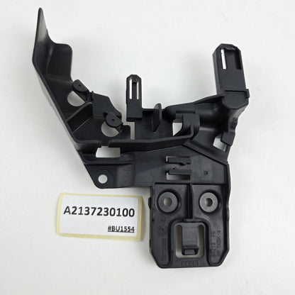 1995-2026 Mercedes-Benz E 350 FRONT LEFT DOOR LOCK BRACKET A2137230100