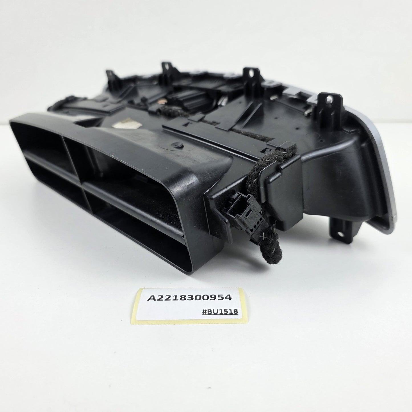 2005-2013 Mercedes-Benz S-Class W221 Center Air Vent A2218300954