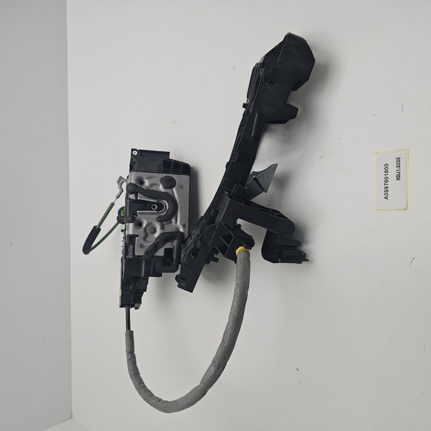 2014-2021 Mercedes-Benz W205 Door Handle Bracket A0997601800