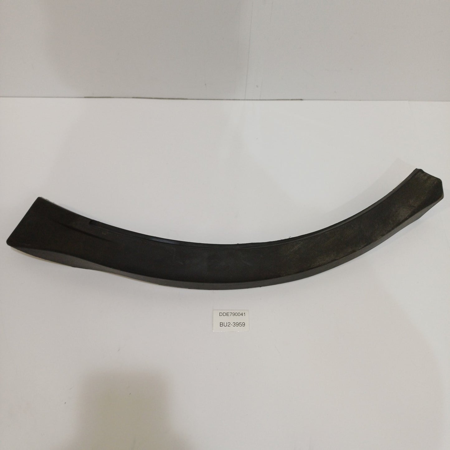 2005-2013 Land Rover Range Rover Sport REAR WHEEL ARCH TRIM DDE790041
