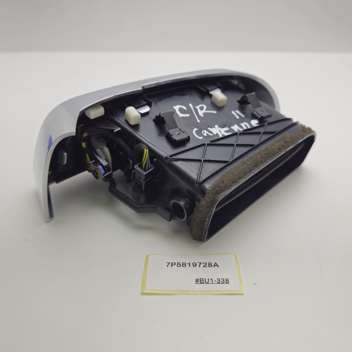 2011-2018 Porsche Cayenne Front Dash Center Right Air Vent 7P5819728A