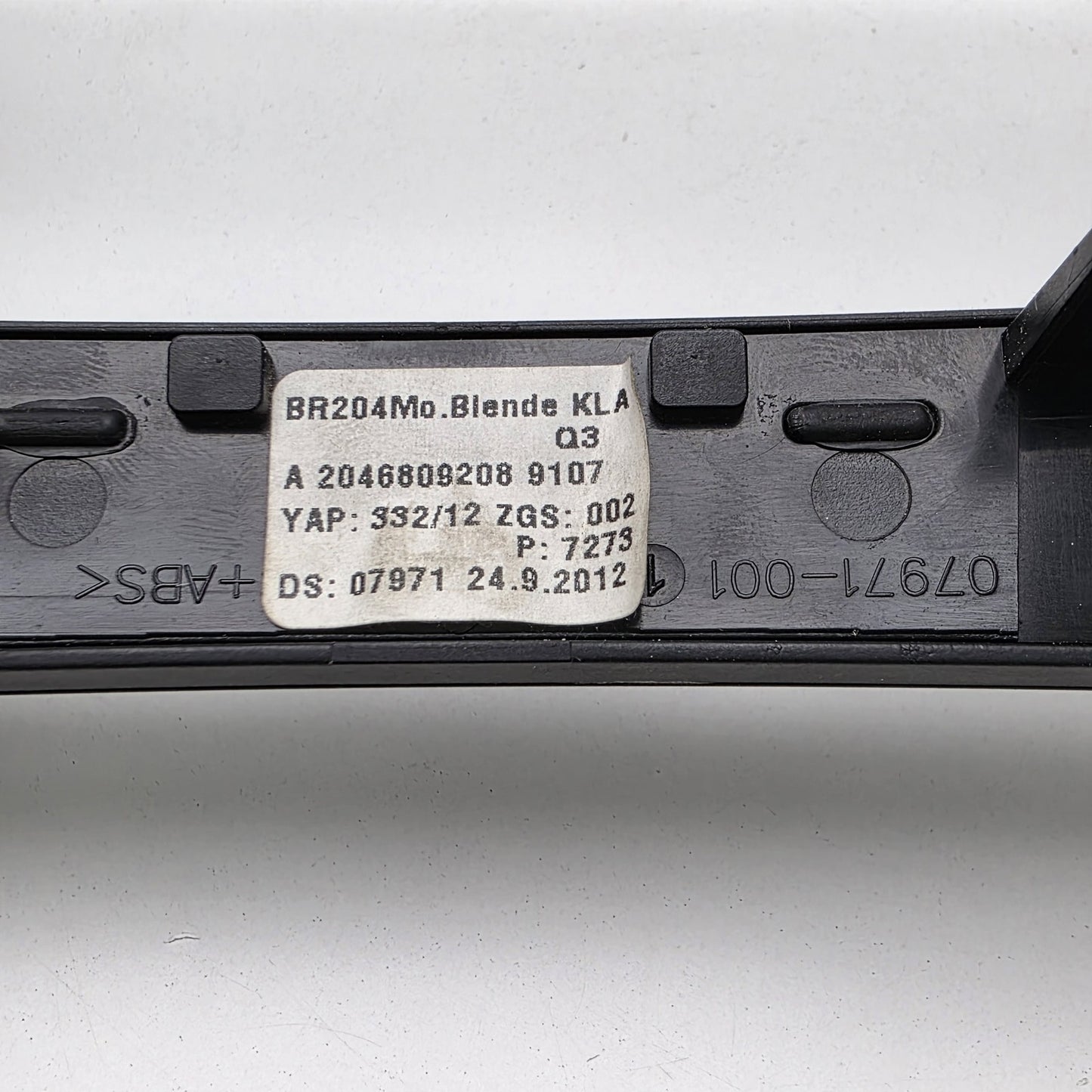 2007-2014 Mercedes-Benz W204 Climate Control Trim Bezel A2046809208