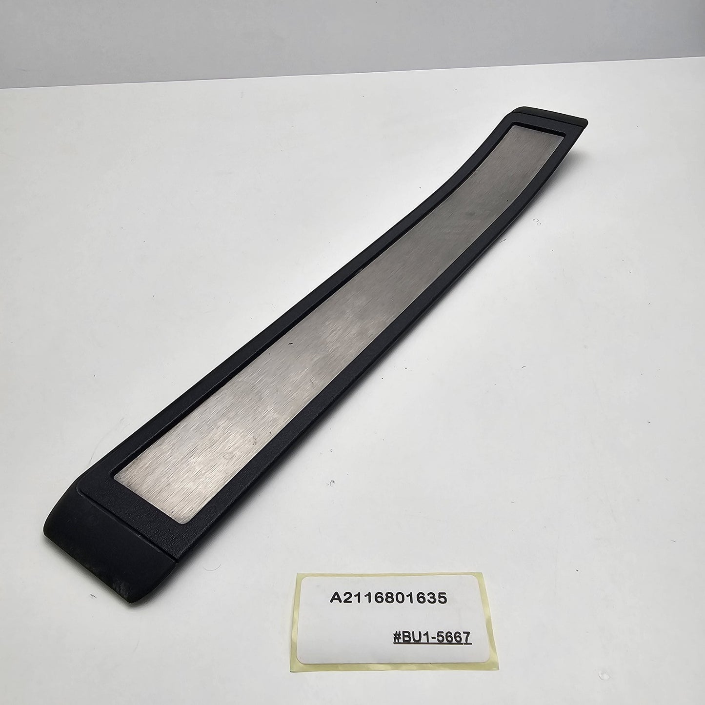 2002-2009 Mercedes-Benz E-Class Rear Door Sill Cover A2116801635