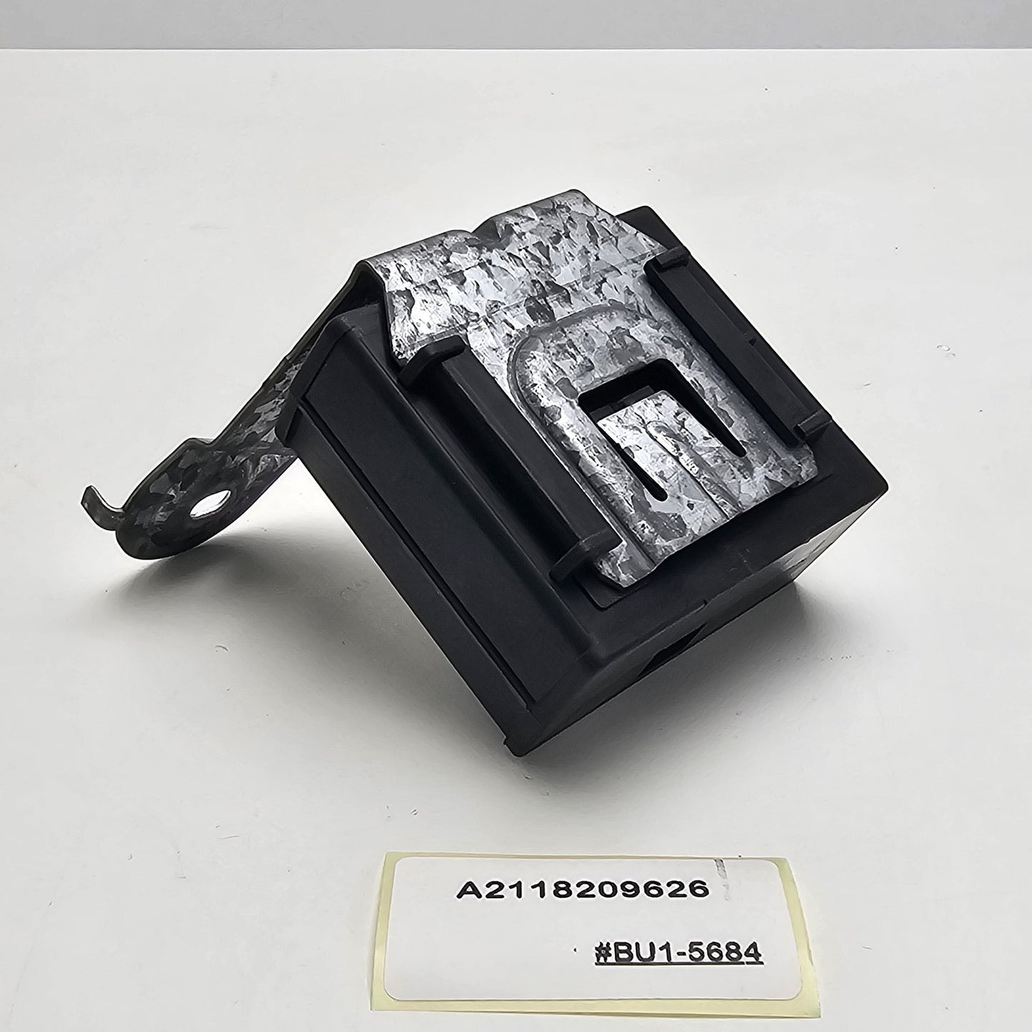 2003-2006 Mercedes-Benz CLS Alarm Anti Theft Control Module A2118209626