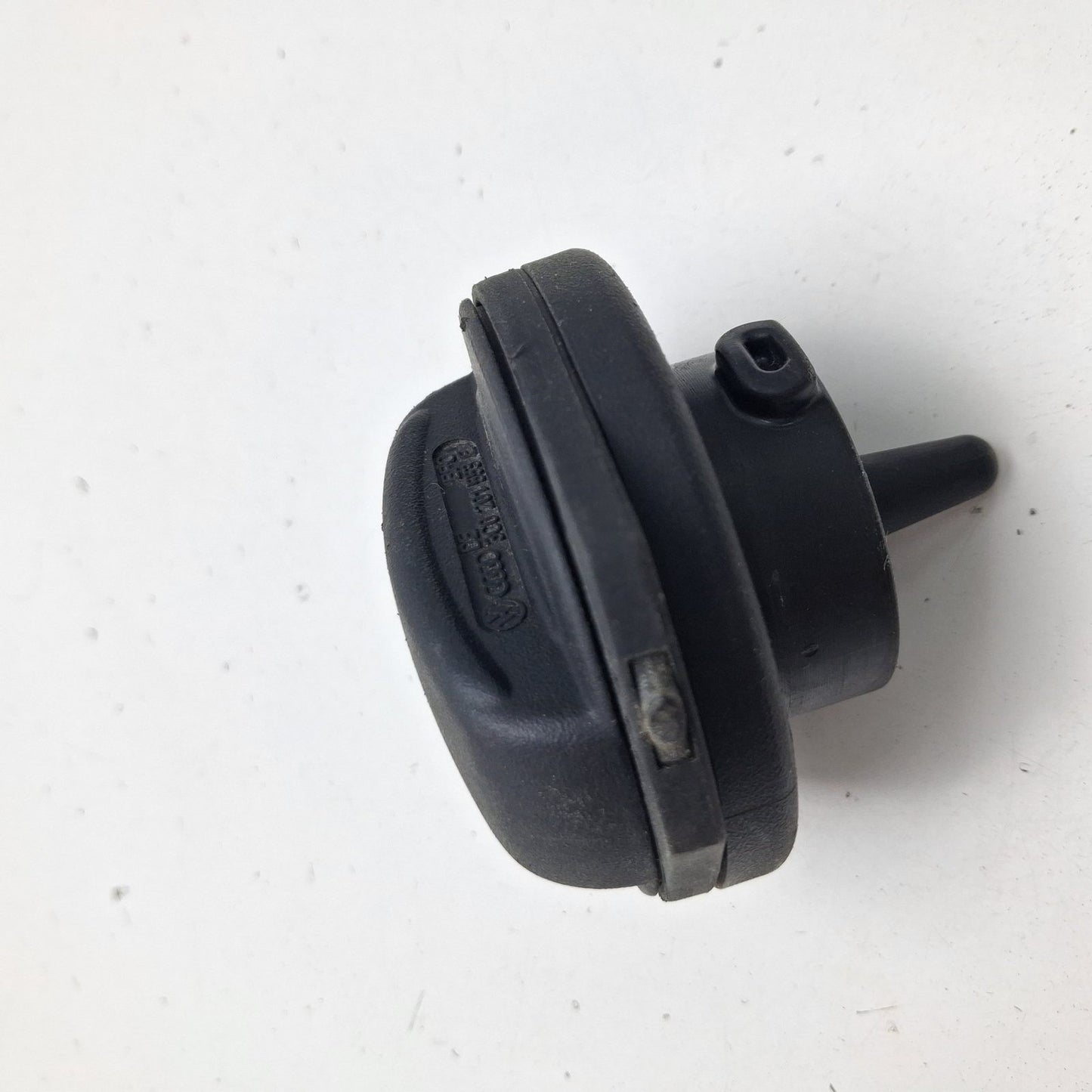 2002-2009 Audi A4 Fuel Tank Cap 3C0201553E Used