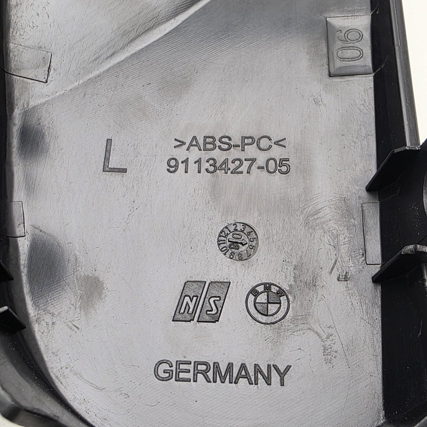 2007 BMW E93 Seat Trim Front Left 9113427