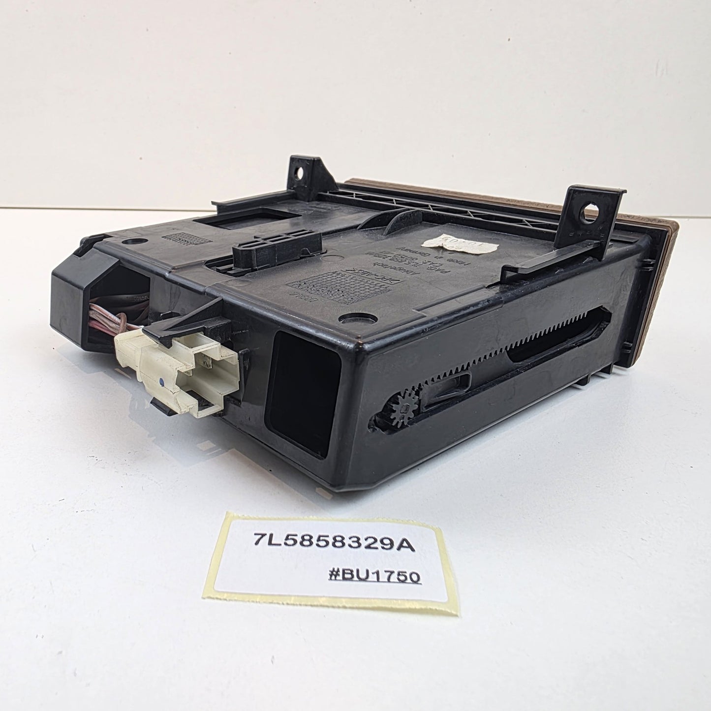 2002-2010 Porsche Cayenne Console Ashtray Ash Tray 7L5858329A