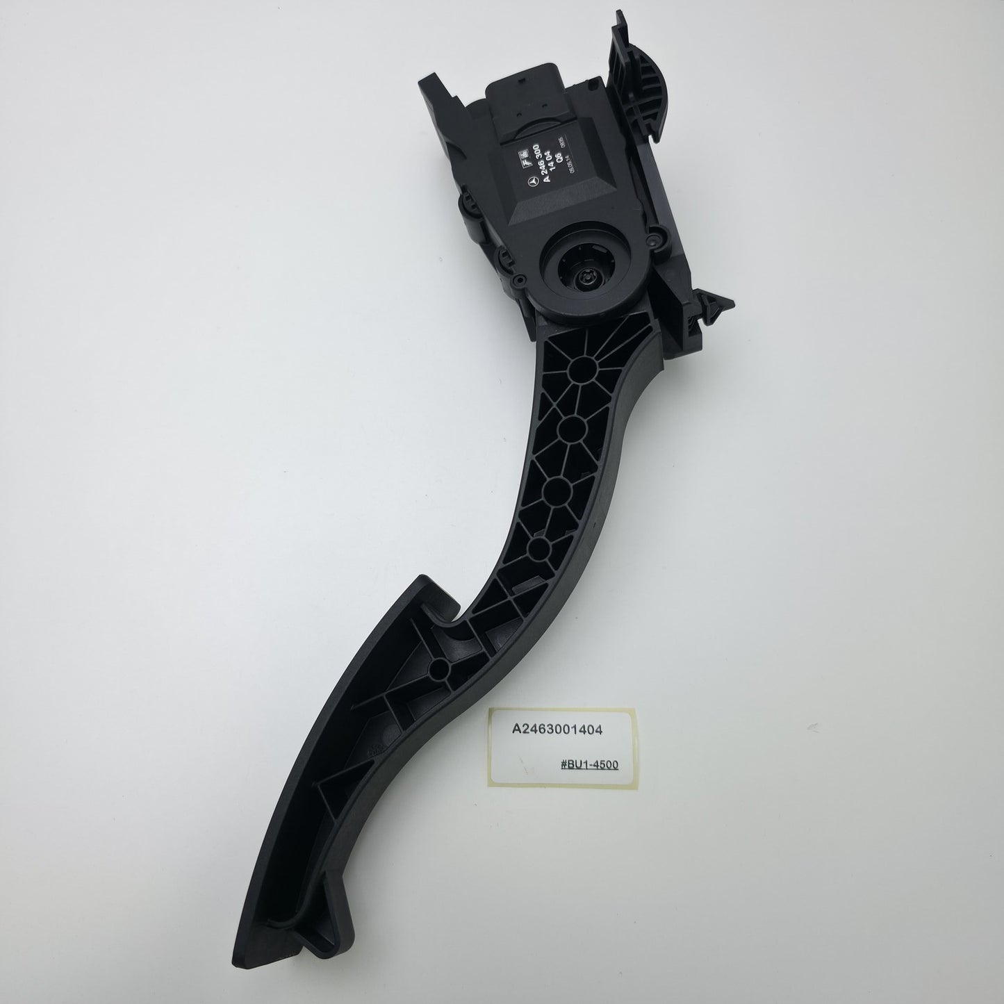 2015-2020 MERCEDES GLA250 ACCELERATOR PEDAL MODULE A2463001404