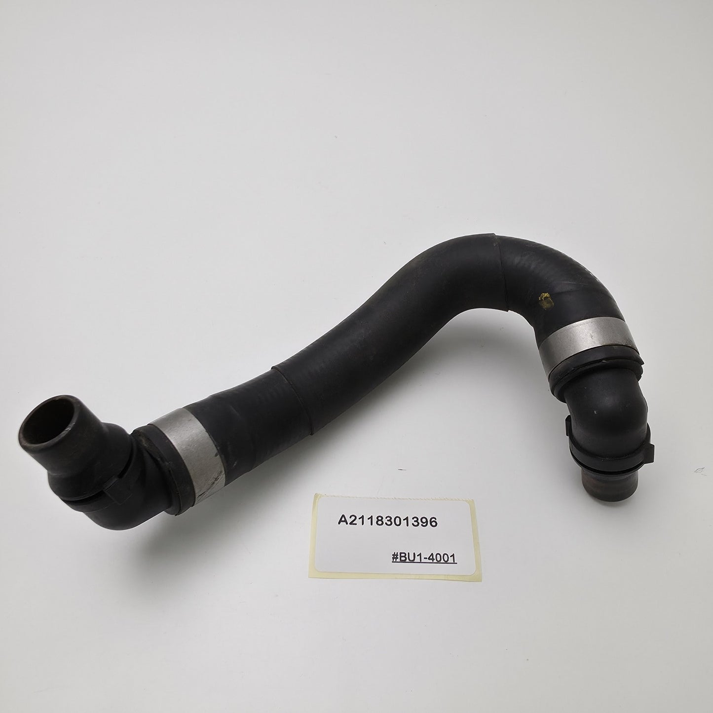2006-2009 Mercedes-Benz E550 HEATER HOSE A2118301396