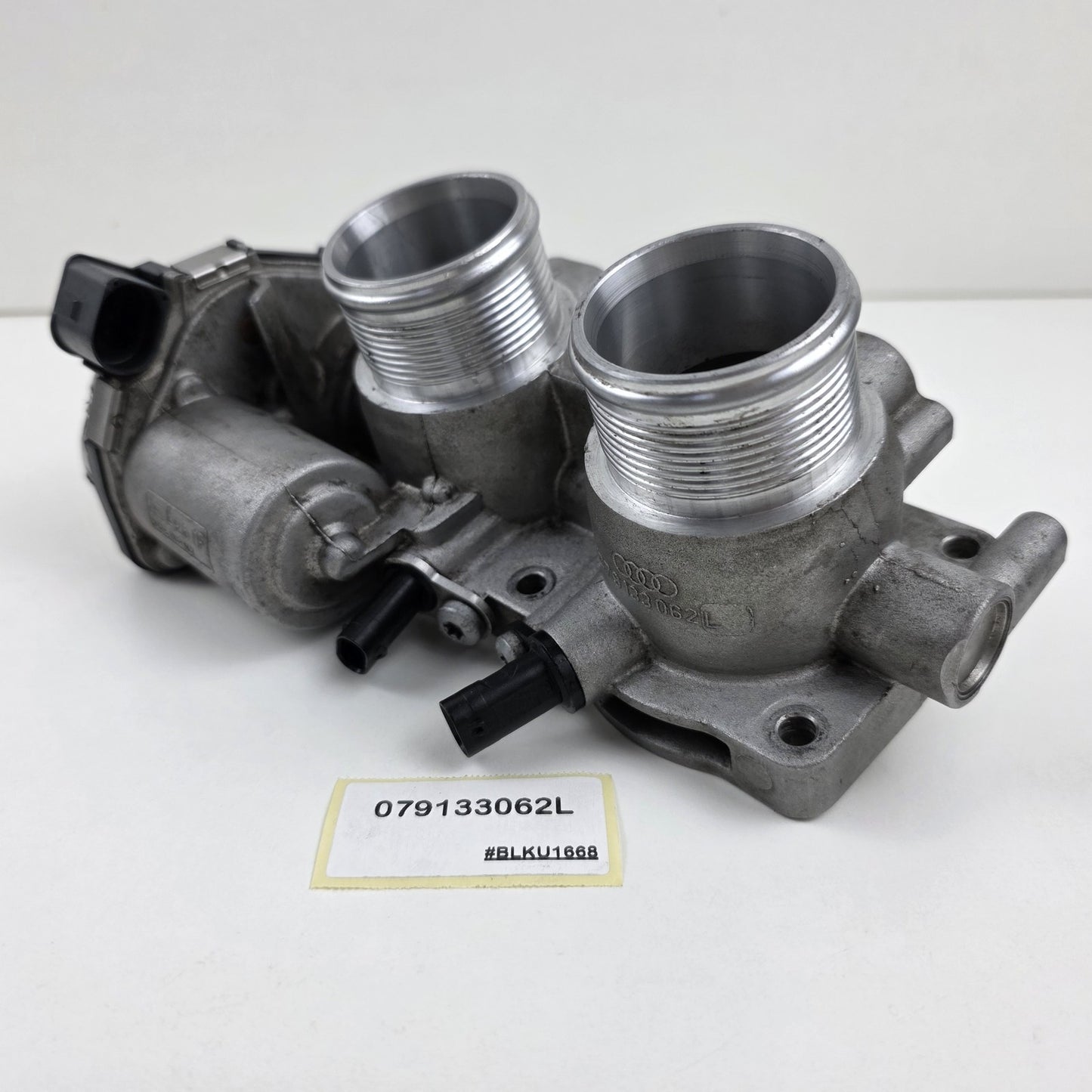 2013-2017 Audi S8 Throttle Body Assembly  OEM 079133062L