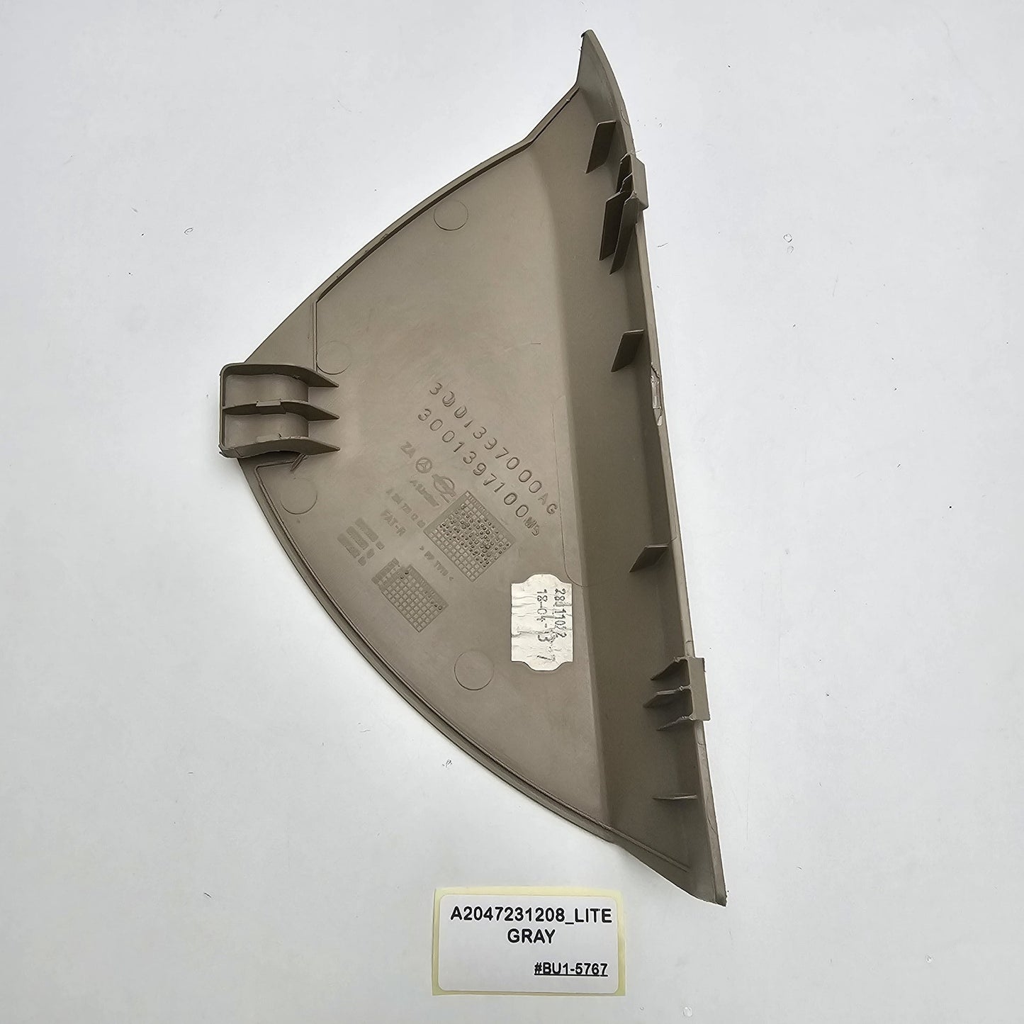 2007-2014 Mercedes-Benz C-Class Front Right Door Panel Trim A2047231208_LITEGRAY