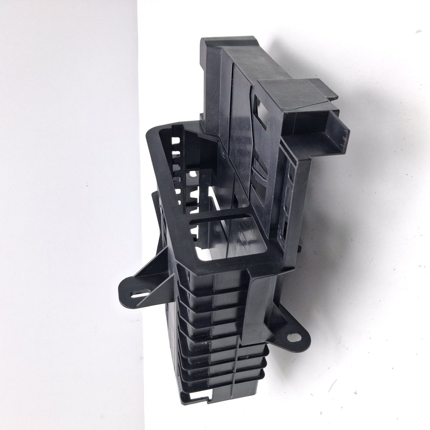 2009-2017 Audi Q5 Rear Parking Aid Control Module Bracket 8R0035209B