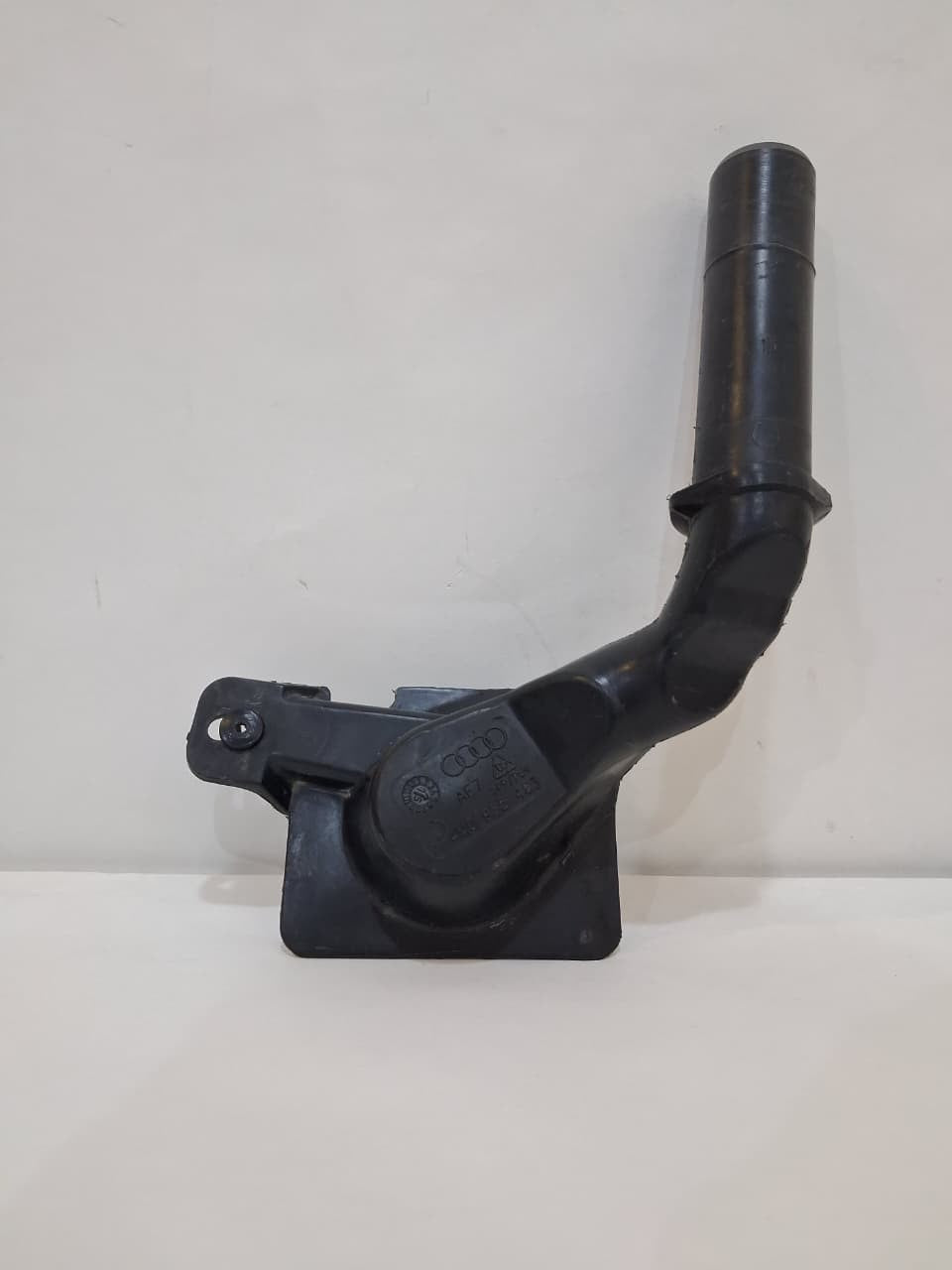 16-25 Audi Q7 Filler Neck Used OEM-4M0955463