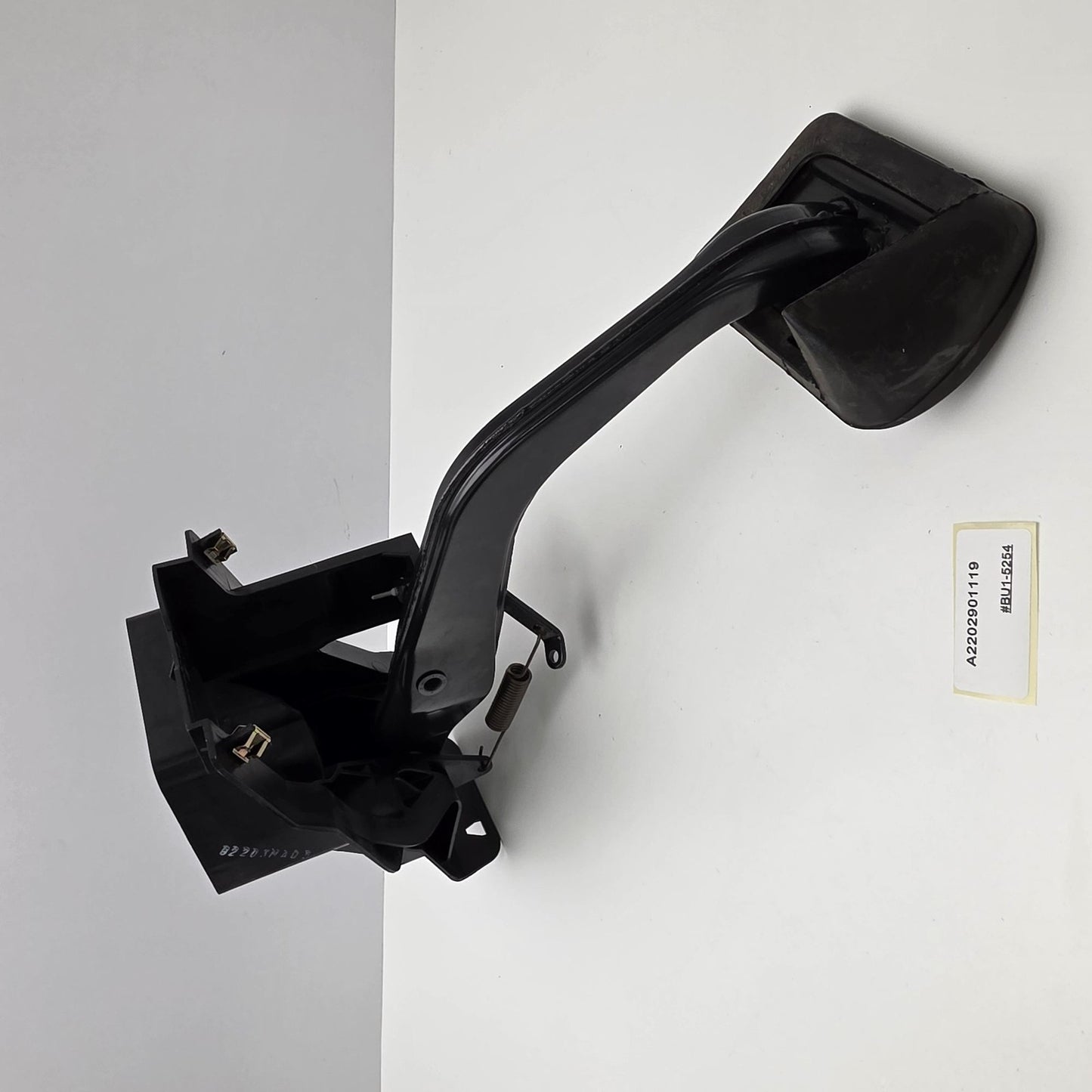 2001-2011 Mercedes-Benz SL Brake Pedal Assembly A2202901119