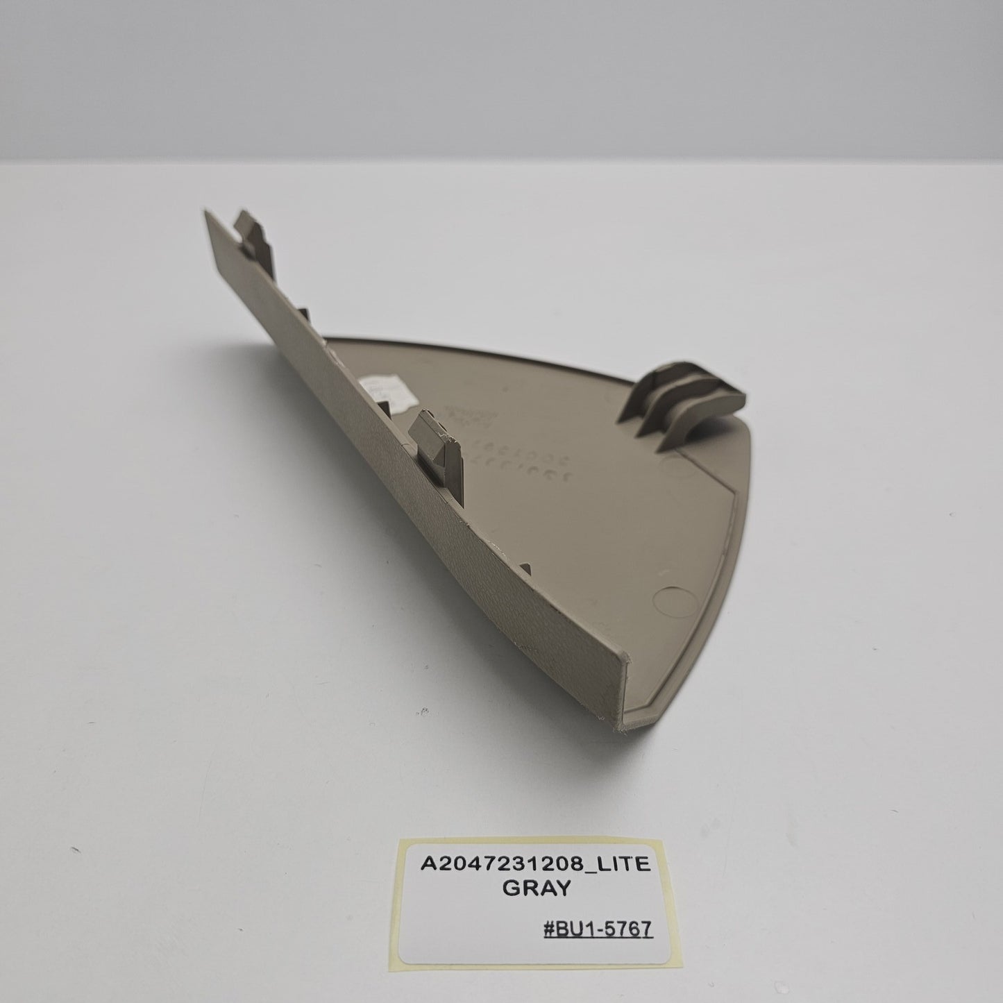 2007-2014 Mercedes-Benz C-Class Front Right Door Panel Trim A2047231208_LITEGRAY