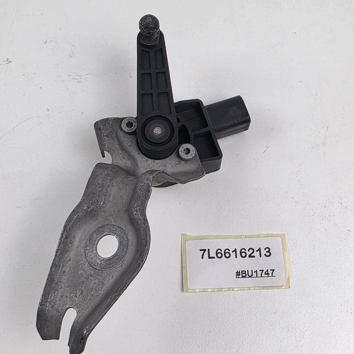 2007-2015 Volkswagen Touareg Front Left Suspension Ride Height Sensor 7L6616213