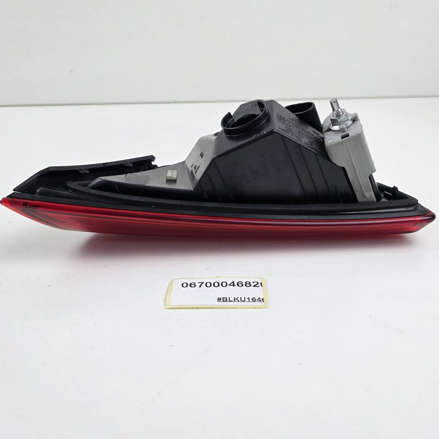 2014-2018 Maserati Ghibli REAR LEFT INNER TAILLIGHT 06700046820