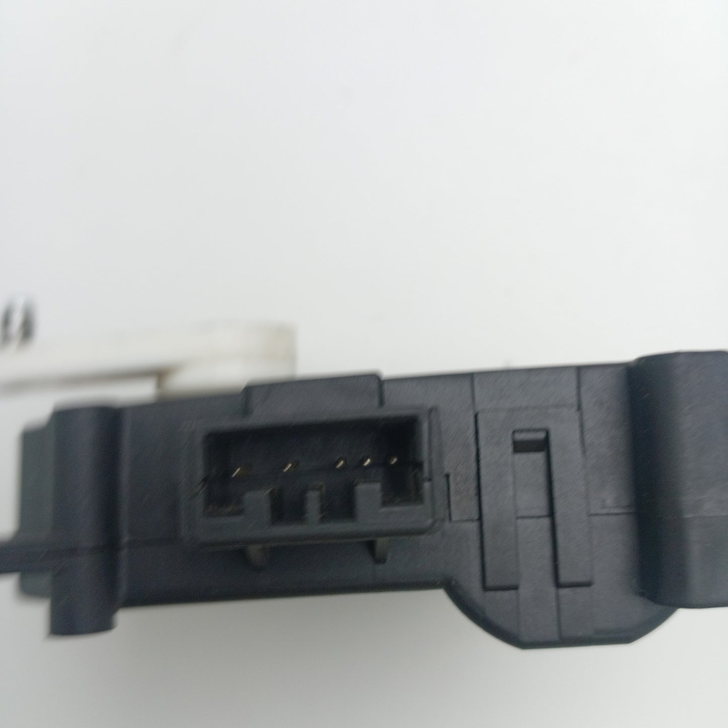 2006 Land Rover Discovery 3 Air Flap Motor Actuator MF1138002320