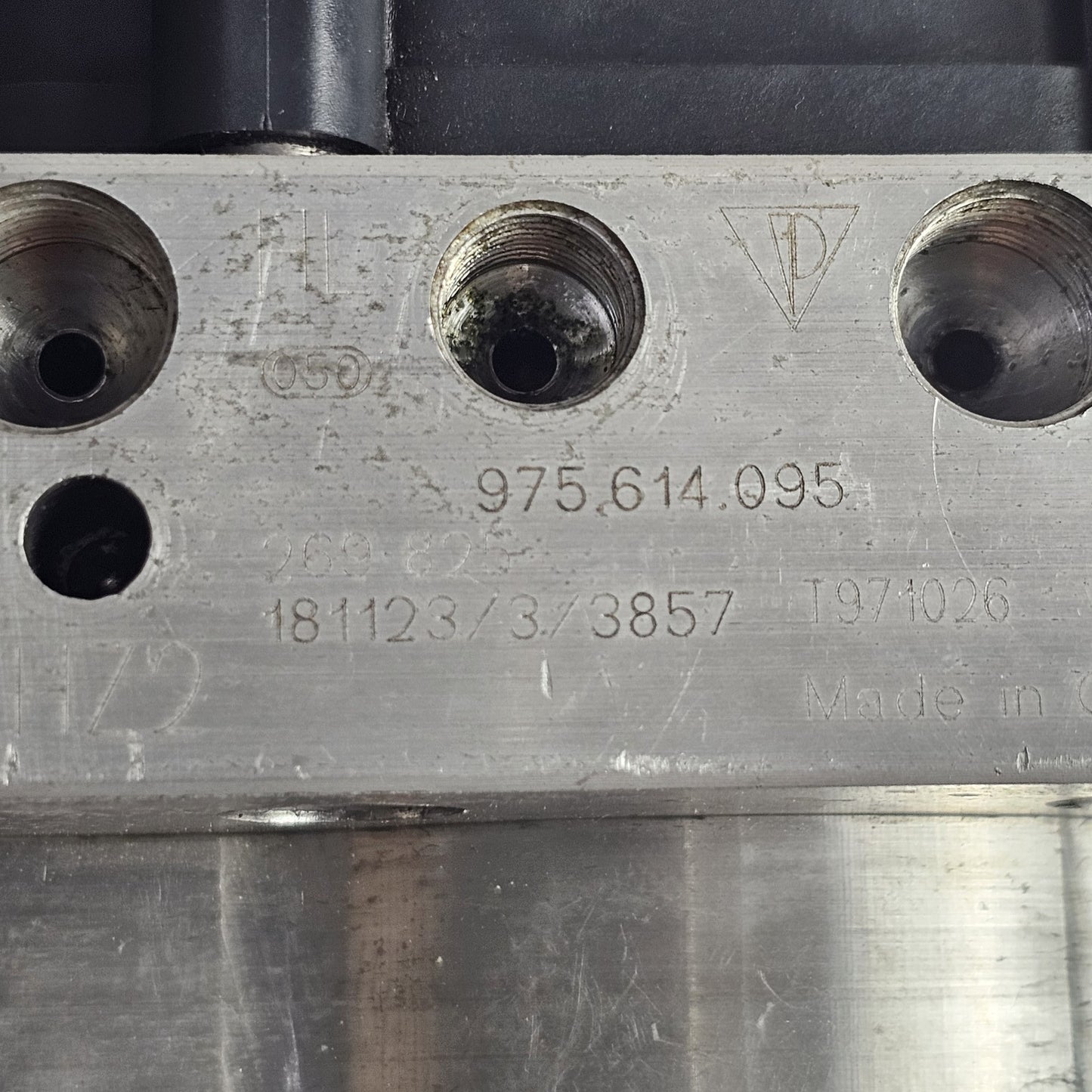 2018-2024 Bentley Continental GT ABS Pump 975614095