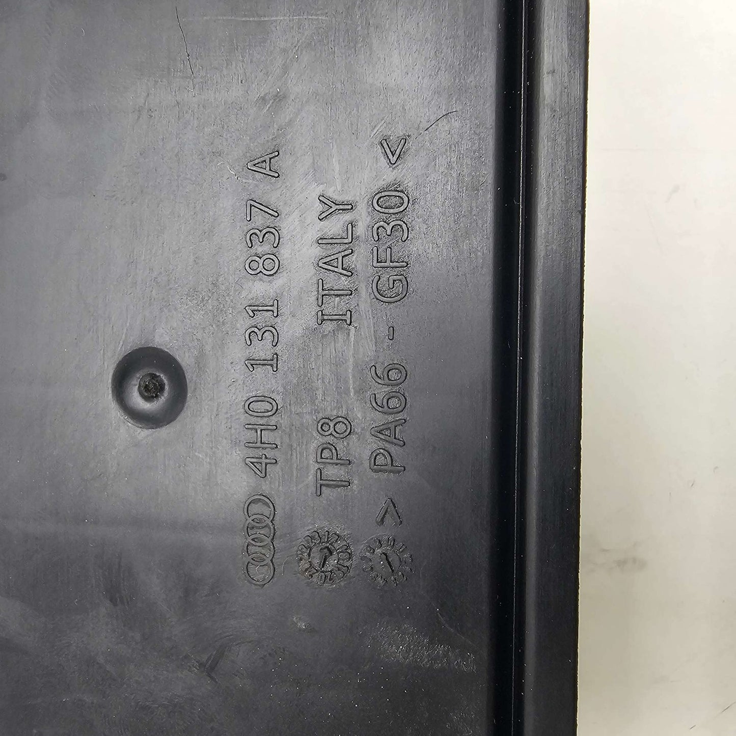 2012-2016 Audi A8 Air Filter 4H0131837A