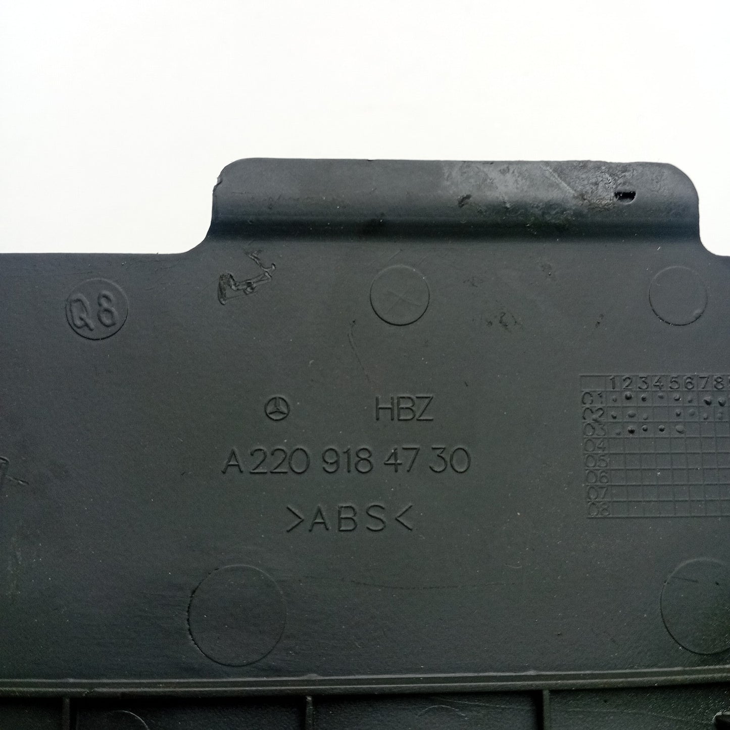 2003-2006 Mercedes-Benz W220 Driver Seat Left Rail Cover A2209184730