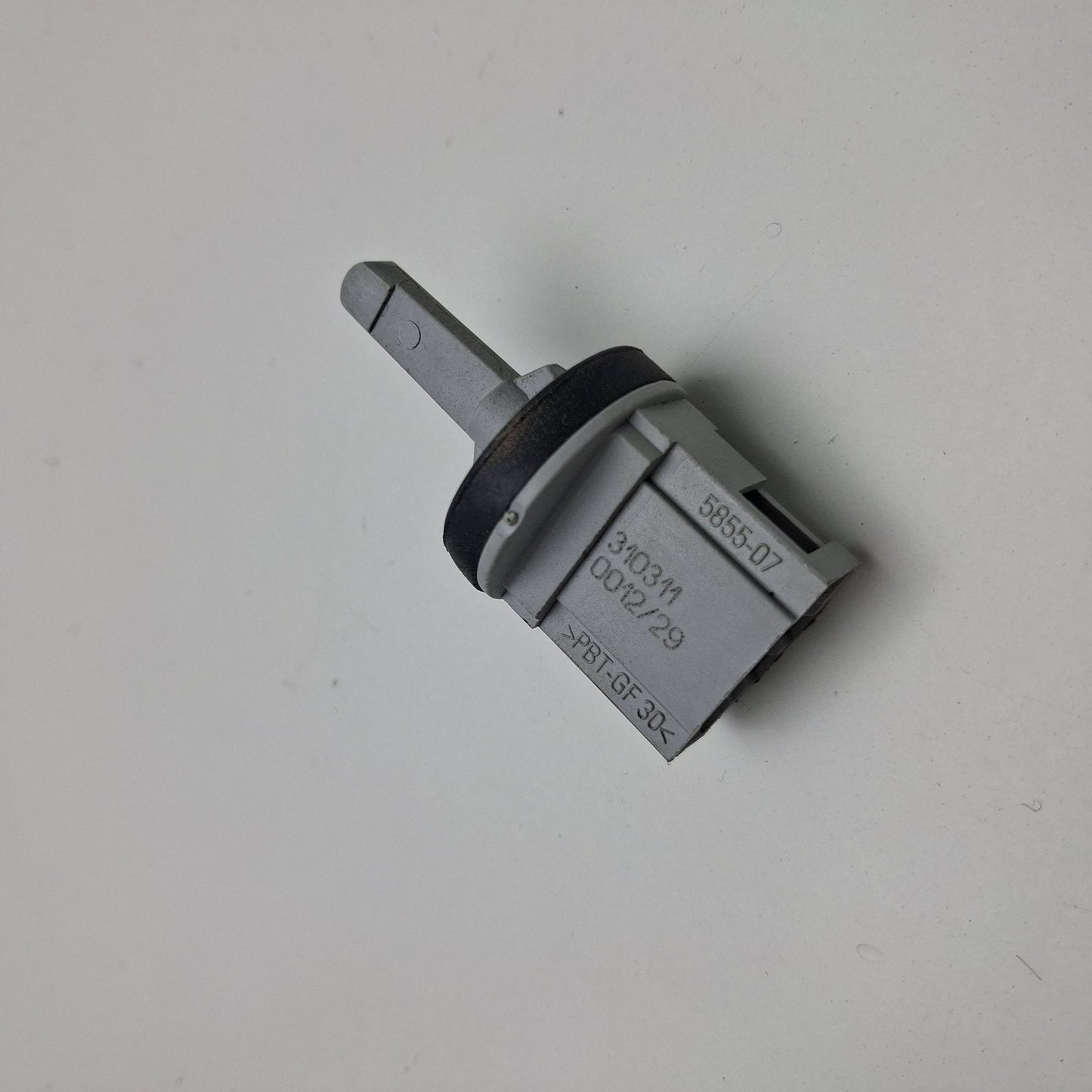 2002-2010 Volkswagen Golf Air Temperature Sensor 1K0907543G